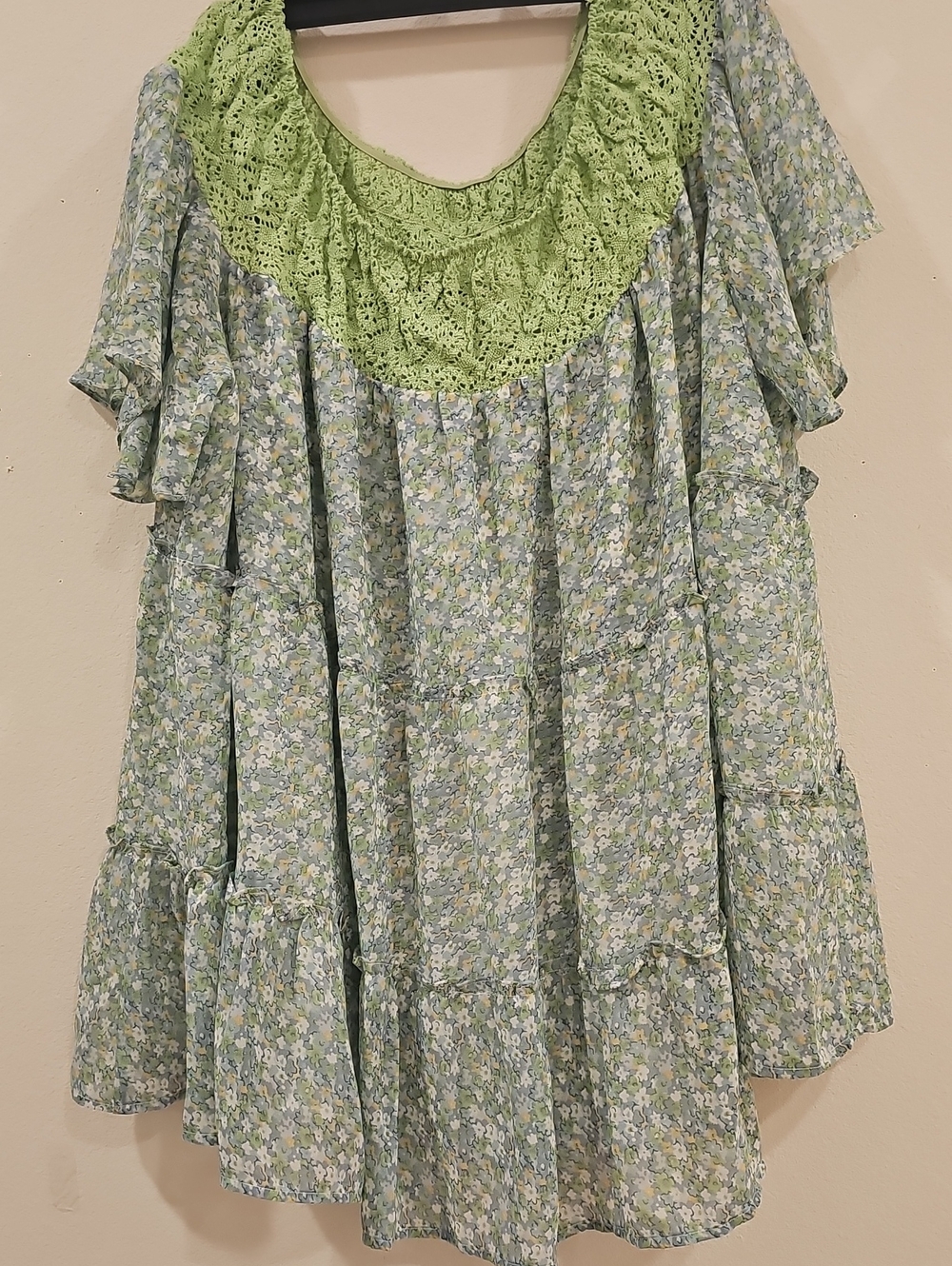 DAVI & DANI Light Green Floral Lace Yoke Peasant Top